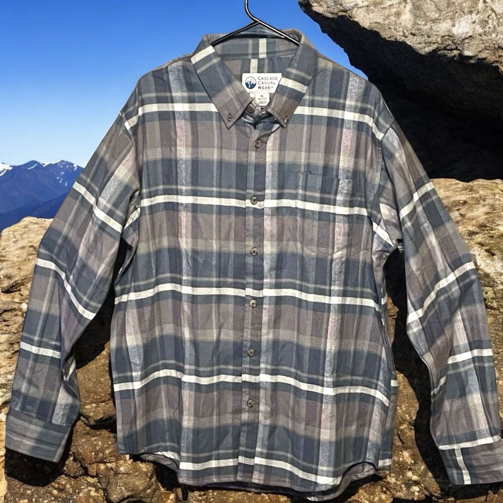 NWT MENS FLANNEL XL Blue and Tan